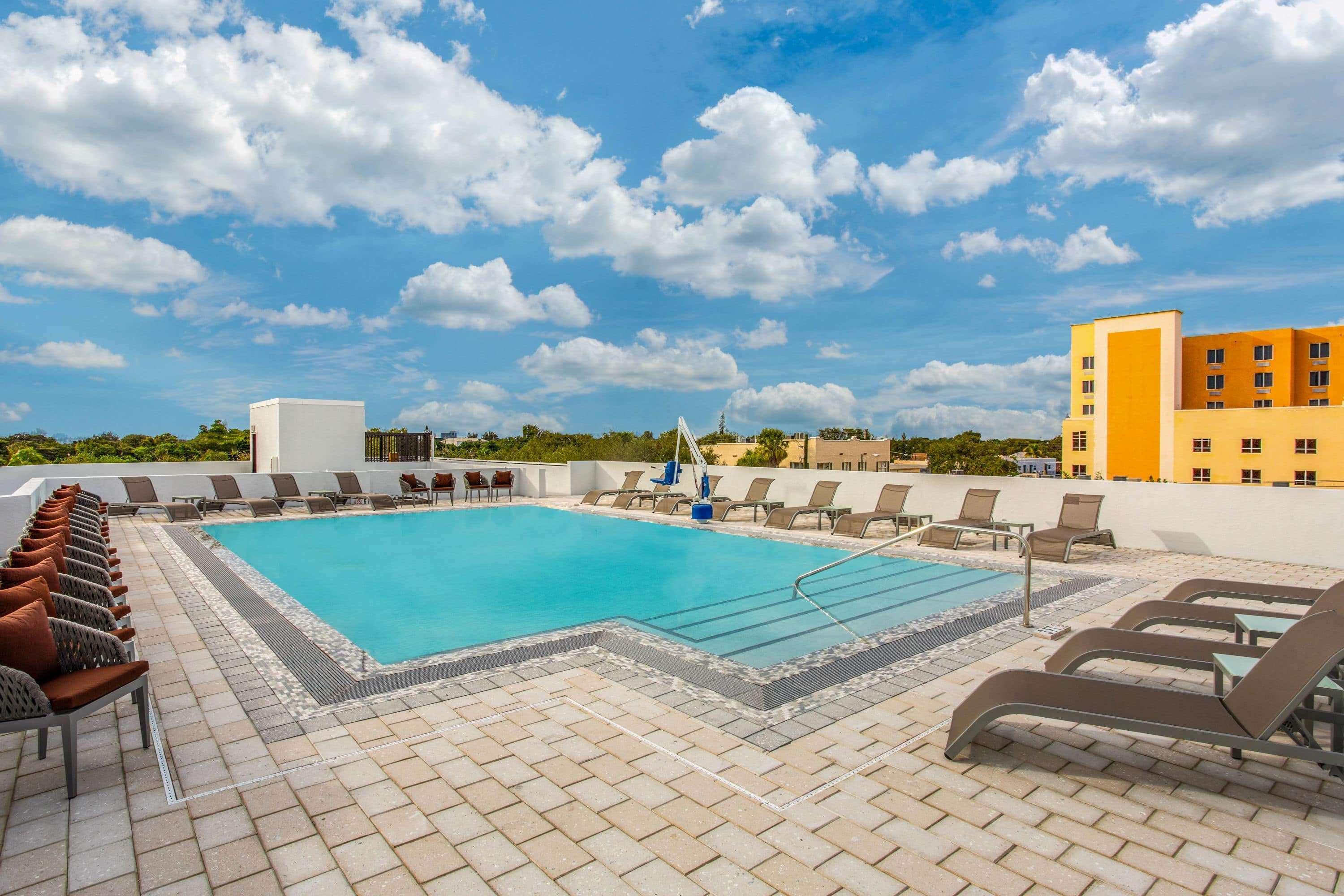 Wyndham Garden Ft Lauderdale Airport & Cruise Port Hotel Дейния Бийч Екстериор снимка