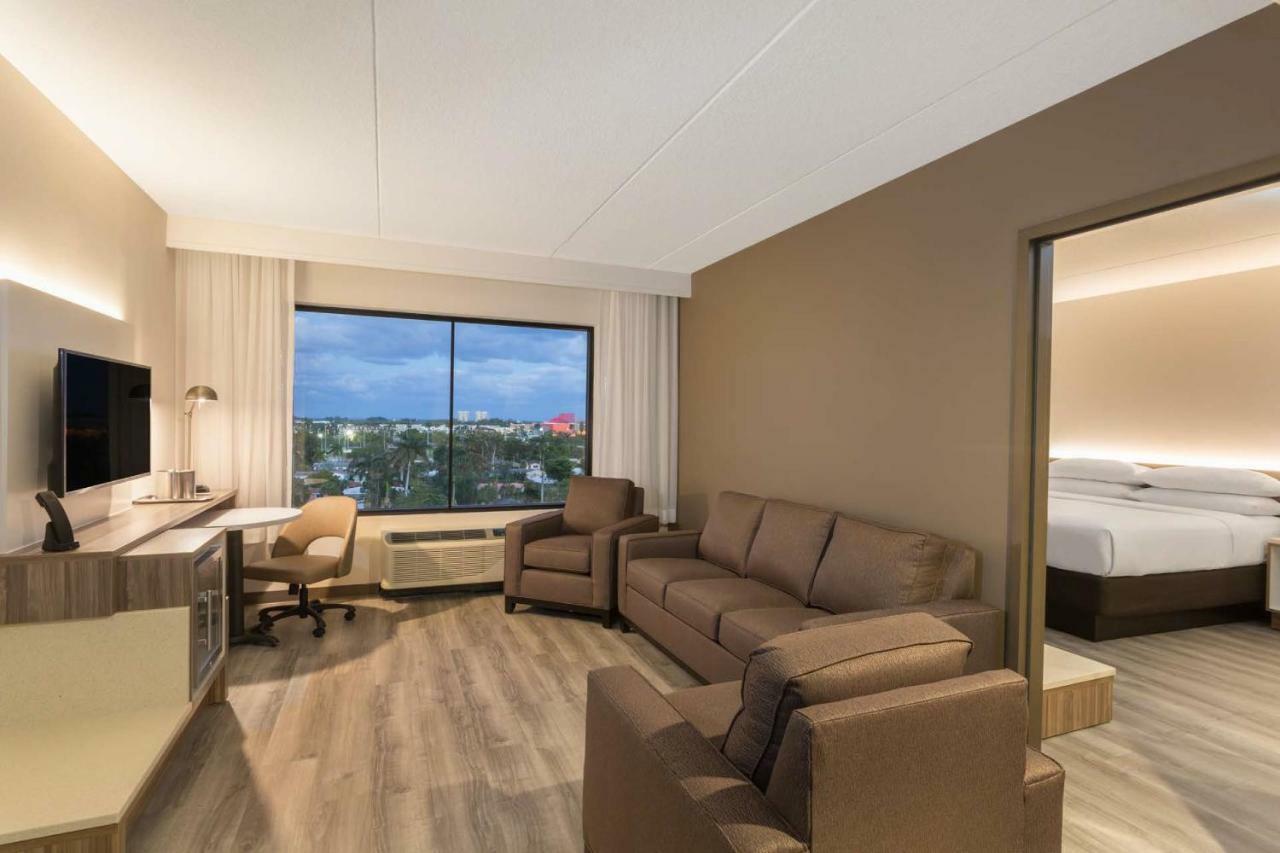 Wyndham Garden Ft Lauderdale Airport & Cruise Port Hotel Дейния Бийч Екстериор снимка