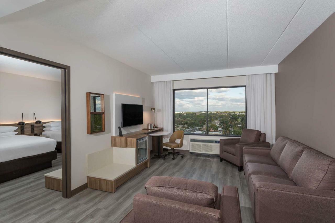 Wyndham Garden Ft Lauderdale Airport & Cruise Port Hotel Дейния Бийч Екстериор снимка
